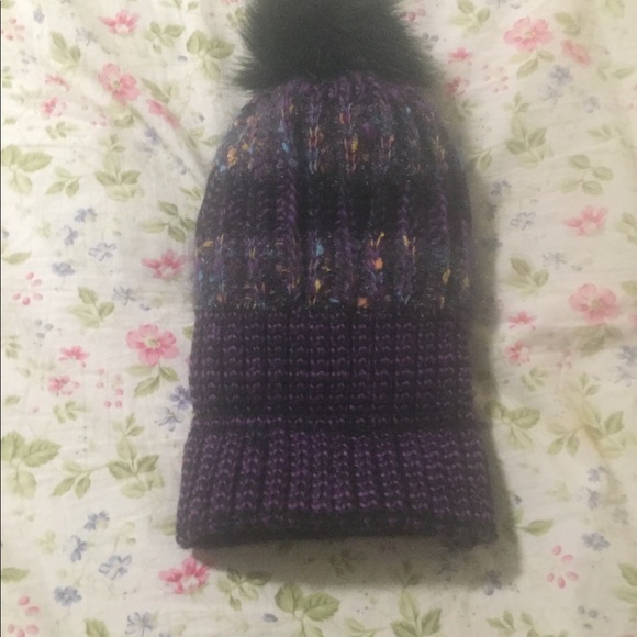 UGG hat - Picture 3 of 4